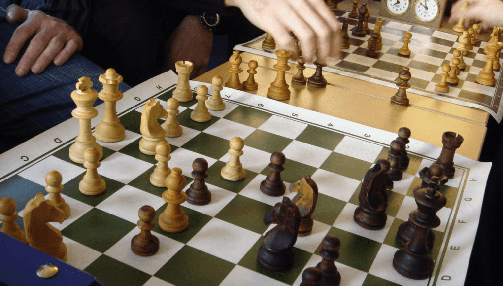 Bughouse Chess (Doubles Chess or Siamese Chess)